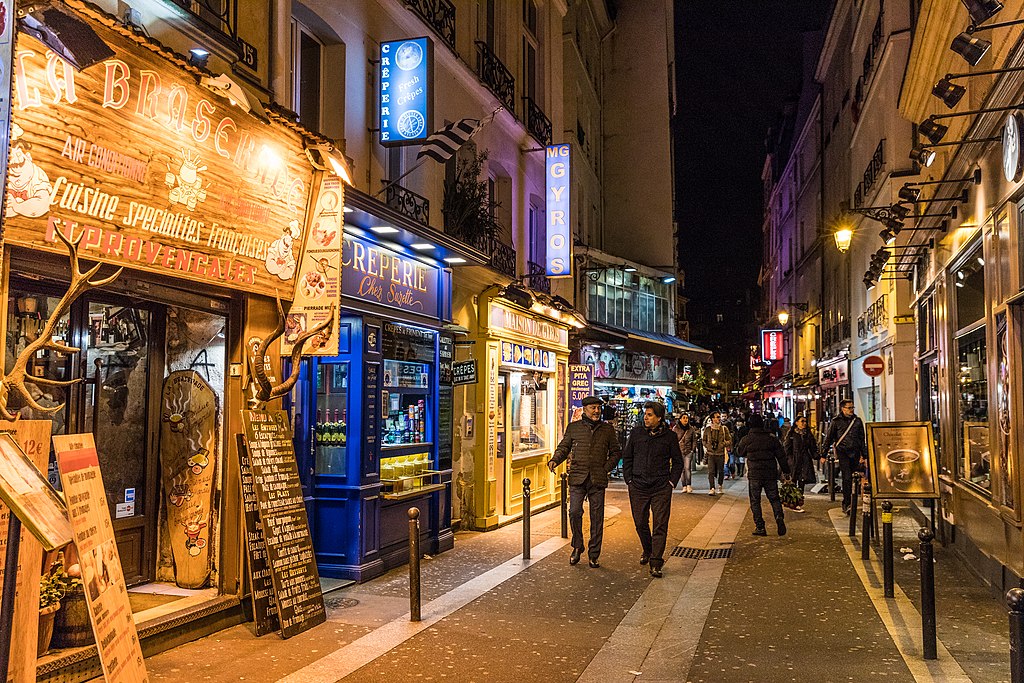 Quartier Latin - Foto por NInara em Wikimedia Commons
